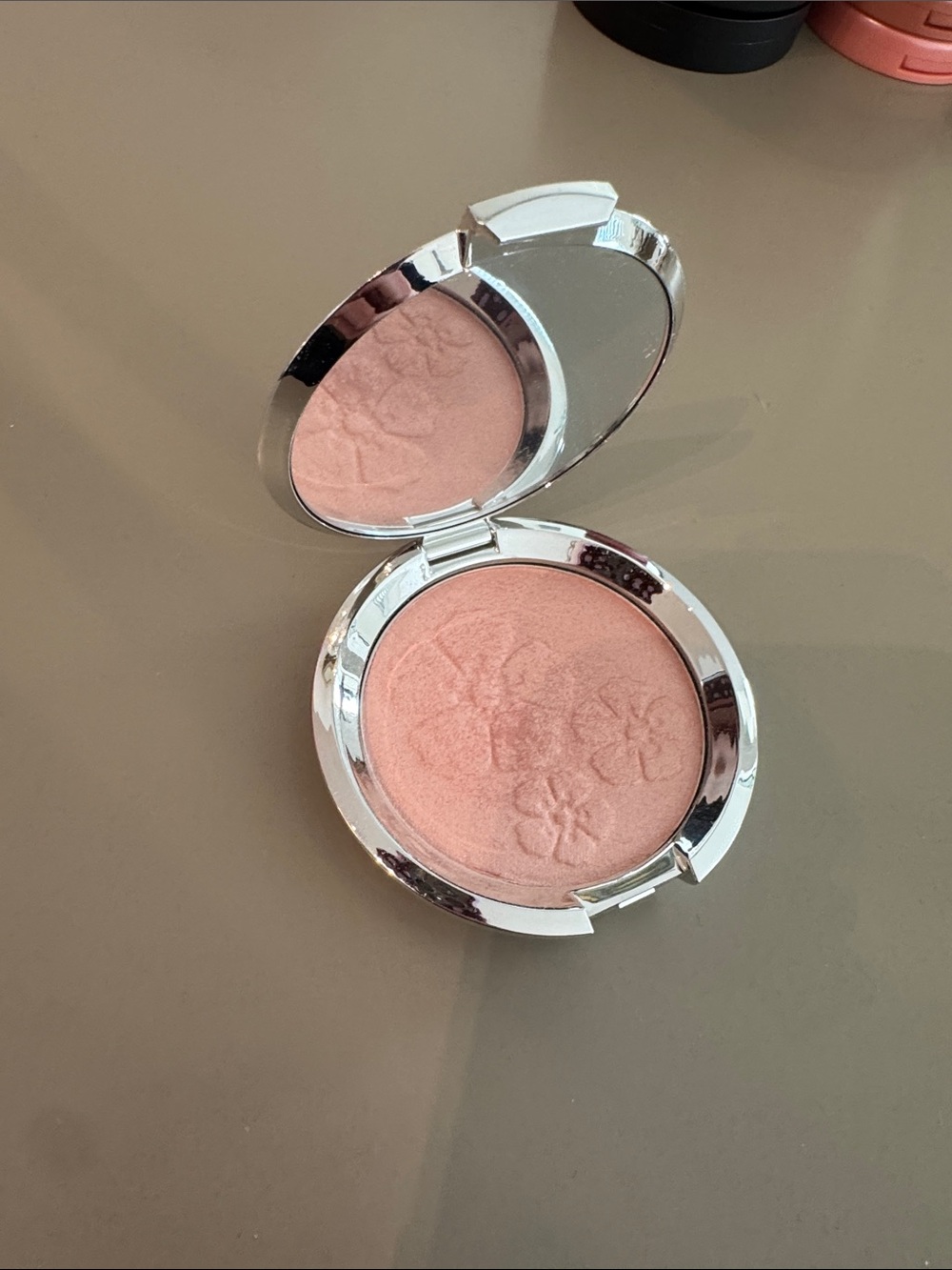 Becca Cosmetics Shimmering Skin Perfector in Rose Quartz